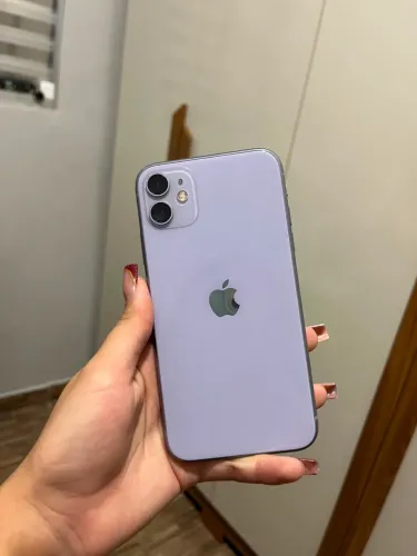 vendo ou troco iphone 11 lilas 64gb muito novo!!