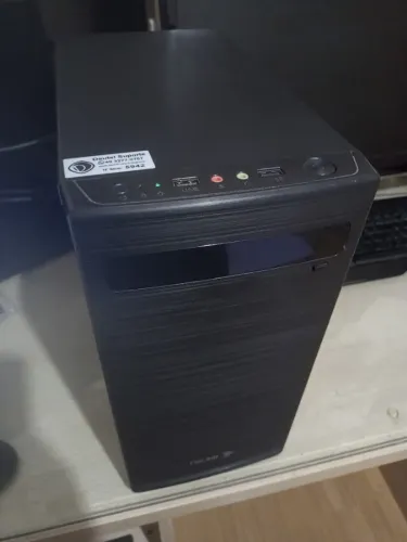 PC Intel Gold G5400 8° Geração - 8GB RAM DDR4 - Windows 10 - Pronto para Uso