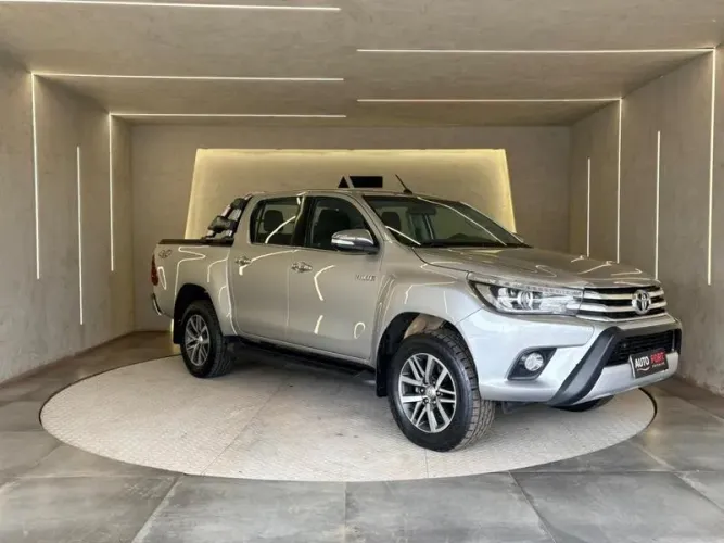 Toyota Hilux CD SRX 4X4 2.8 TDI 16V Diesel Aut. 2017