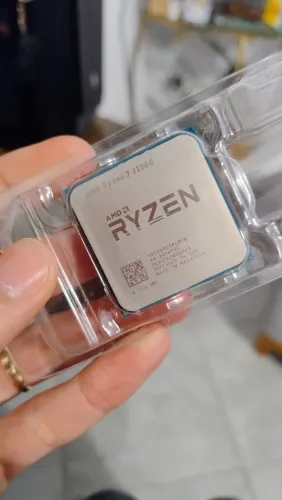 AMD Ryzen 3 - 2200g