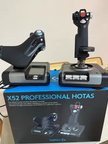 Joystick simulador  X52 PRÓ HOTAS 