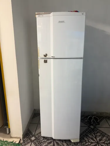 Vendo geladeira Dako