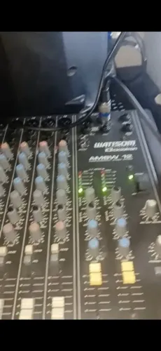 Mesa de som Wattson 12 canais