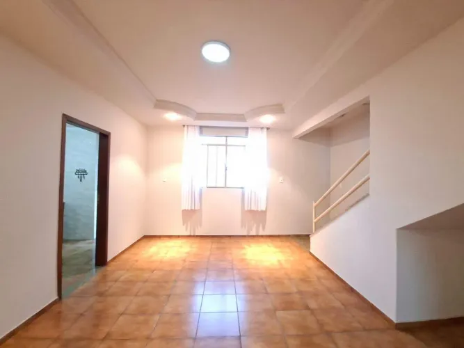 Casa para aluguel, 3 quartos, 1 suíte, 2 vagas, Sidil - Divinópolis/MG