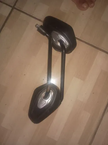 Vendo retrovisor de Tiger 900 no precinho