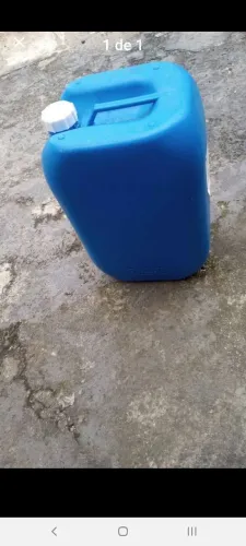 galão em plástico 30 litros