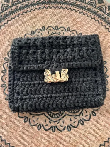 Bolsa de mão em crochê, artesanal! Linda demais
