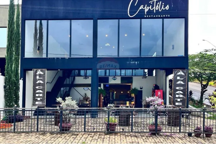 Restaurante Moderno à Venda em Capitólio com Casa  Alto Potencial para Investidores