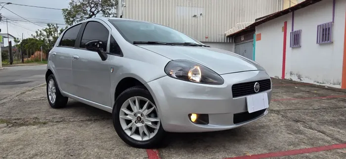 Fiat Punto Attractive 1.4 Fire Flex 8V 5P 2012