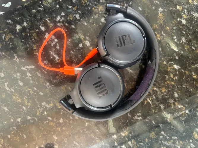 Vendo fone de ouvido JBL Tune