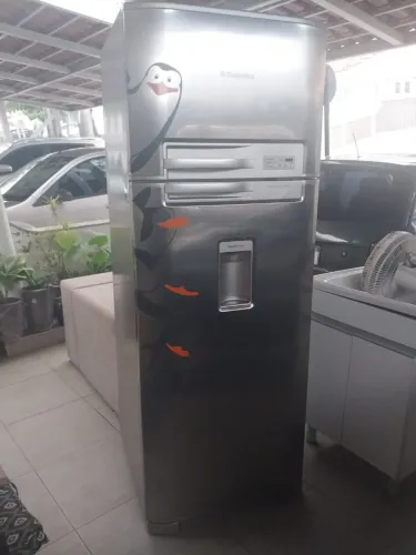 Geladeira Electrolux inox