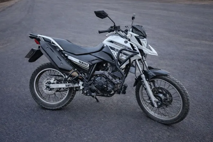 Yamaha Crosser 150cc, único dono, econômica moto excelente para estada de chão e asfalto