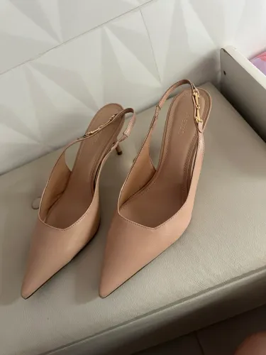 Scarpin slingback Arezzo novo