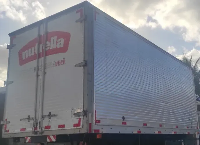 VENDO BAÚ DE ALUMINIO 5,50M CAMINHÃO 3/4