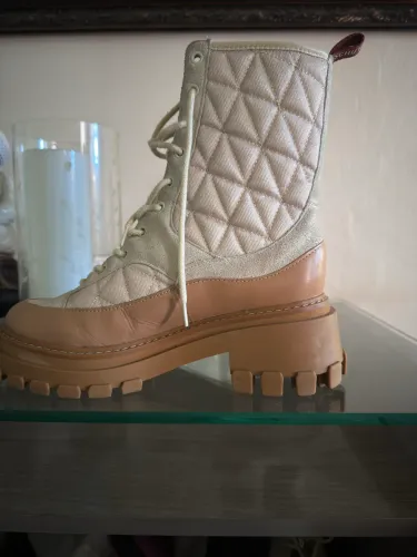 Bota Schutz