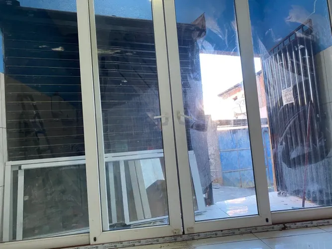 VENDE-SE PORTAS DE VIDRO 4 FOLHAS