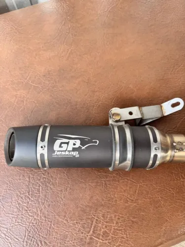 Descarga esportiva CB 650R