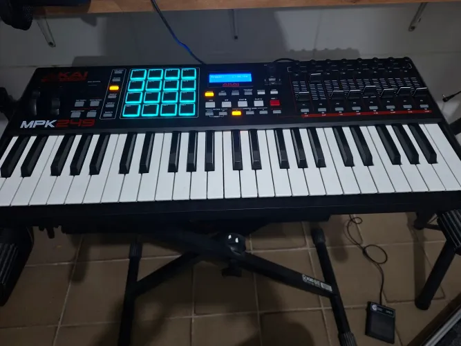 Controlador Akai MPK249