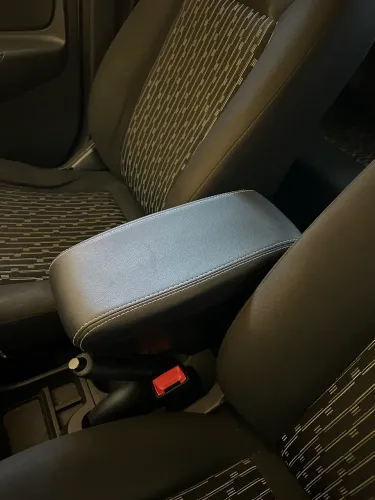 Apoio de Braço em Couro - Compatível com Ford