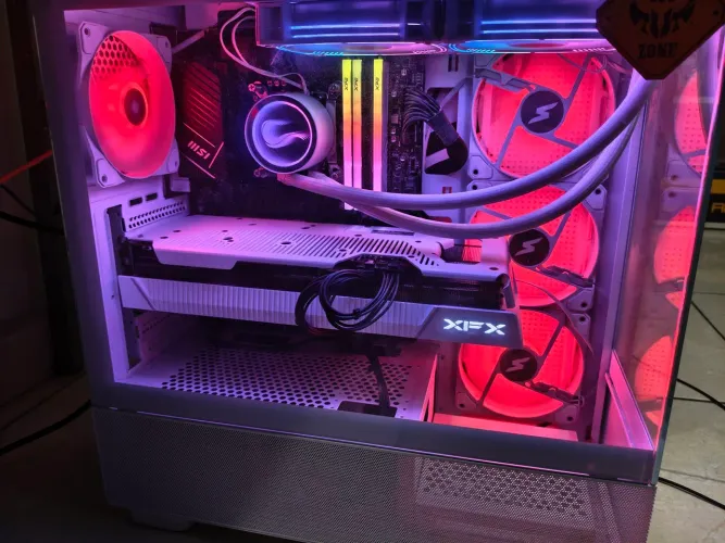 Pc gamer Rx 7800xt + i5 12600kf