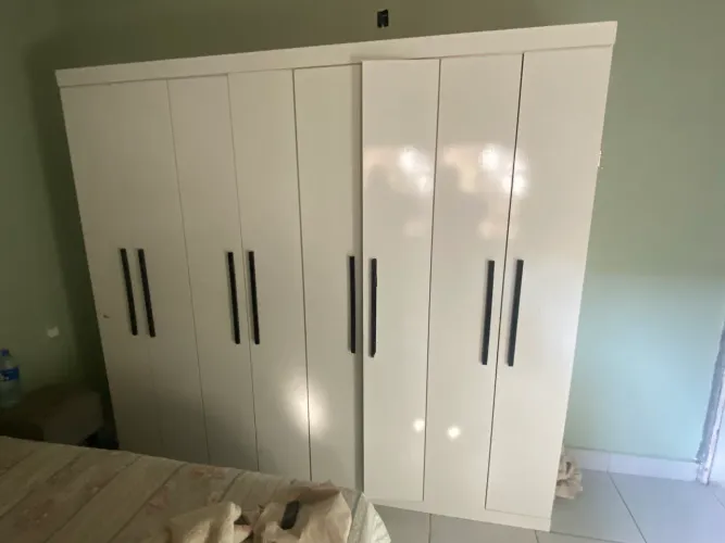 Guarda roupa branco