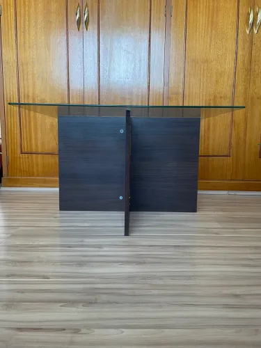 Mesa de centro quadrada