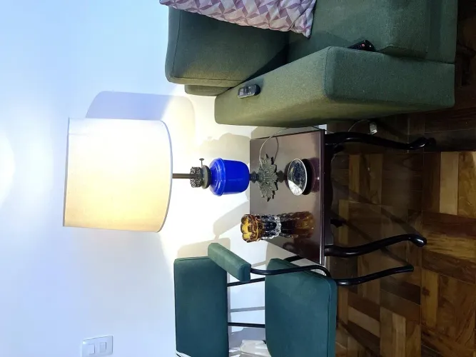 Mesa de apoio estilo Queen Anne - pé cabriolé
