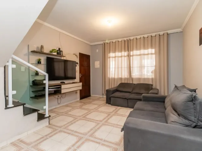 Sobrado para venda em Jardim Adelfiore com 3 quartos, sendo 1 suíte, 154m²