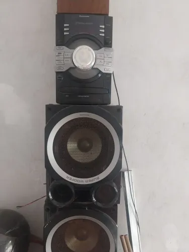 Conjunto de caixas de som diversas 