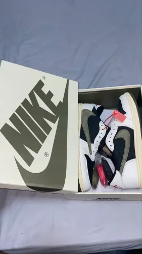 ? TRAVIS SCOTT x JORDAN 1 LOW ?OLIVE?