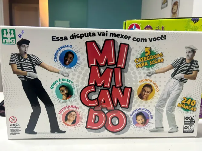 Jogo mimicando