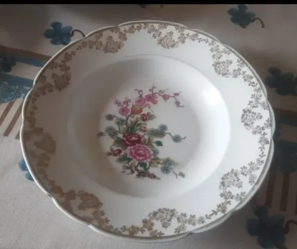 Prato decorativo de parede em porcelana Real 23cm
