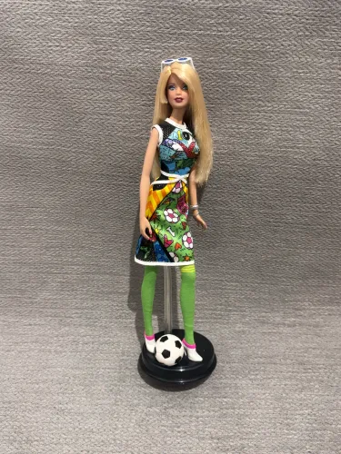 boneca barbie collector romero britto