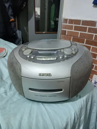Radio am,fm e toca fitas bombox aiwa