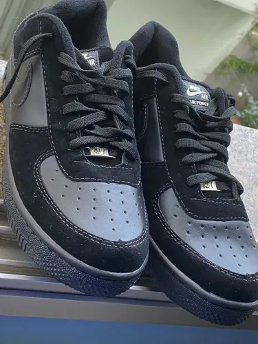 Nike Air Force 1 Low (Edição especial All Black / Camurça) tamanho 45 