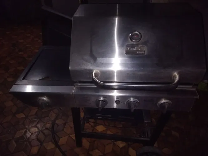 Churrasqueira Char Broil Classic profissional