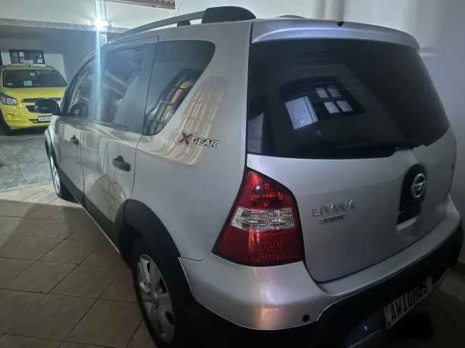 Nissan Livina X-gear Sl/X-gear 1.8 Flex F. Aut. 2013