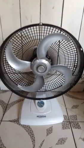 Vendo Ventilador Mondial quebra Galho em ótimas condições