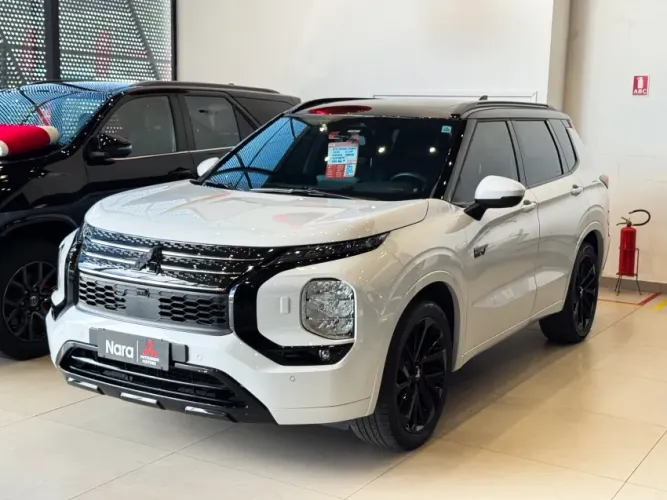 Mitsubishi Outlander Signature 2.4 4X4 AUT (híb) 2026
