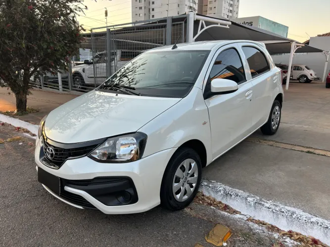Toyota Etios X 1.3 Flex 16V 5P Mec. 2020