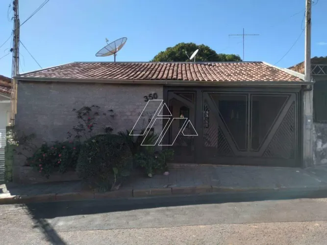 Casa 3 quartos Venda Próximo à Avenida Santo Antônio Marília/SP