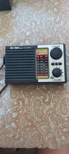 Radio pilha e solar