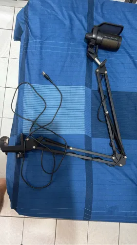 Microfone e braço articulado Fifine