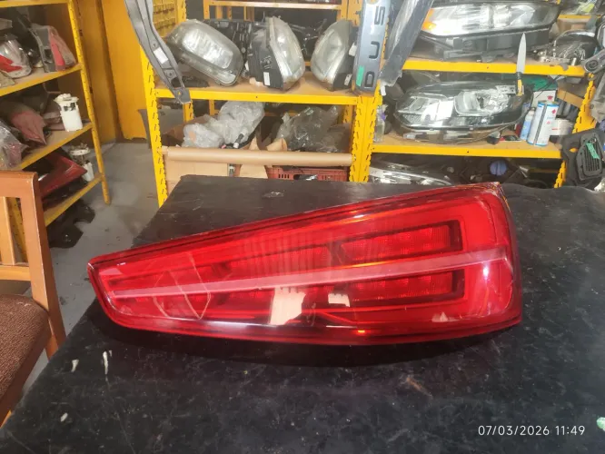 Lanterna direita Audi Q3 2016 2017 2018 2019