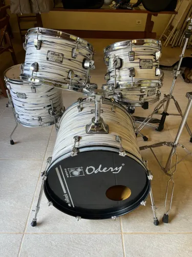 Bateria Odery inRock + ferragens + pratos Zeus Custom