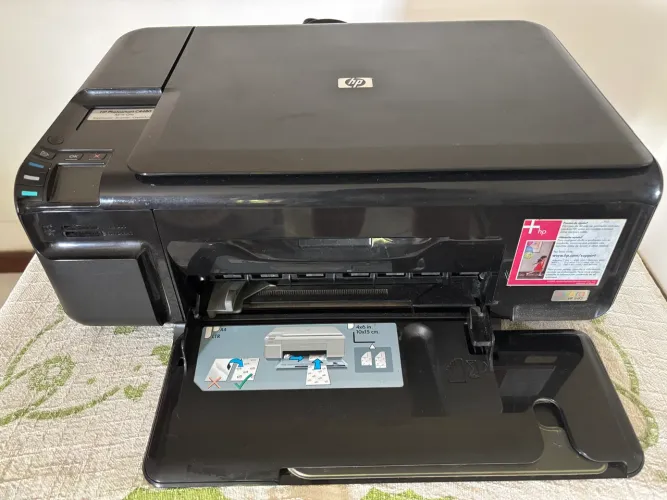 Impressora Multifuncional HP, com Scanner e Copiadora