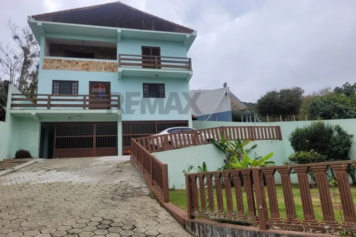 Casa para locação com 06 dormitórios no bairro Chácara Arantes em Mairiporã/ SP.