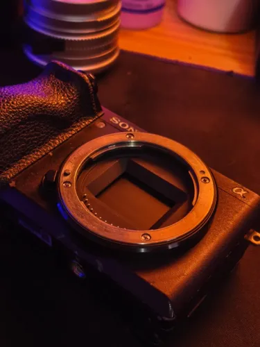 Sony A6500 + Cage SmallRig + 4 Baterias