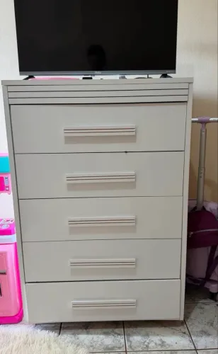 Cômoda 5 gavetas 