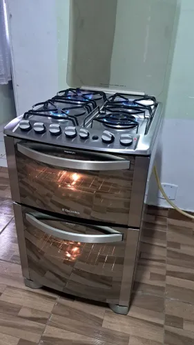 Fogão Electrolux Inox 4 bocas forno duplo, com grill, em ótimo estado (Entrego)